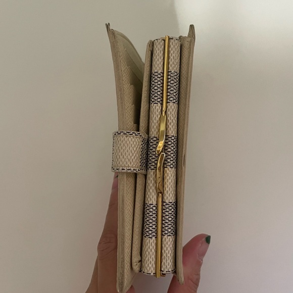 Louis Vuitton White Monogram Wallet - Picture 2 of 5